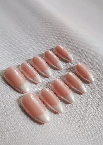 Parlak Beyaz Jel Takma Tırnak - Görsel 2