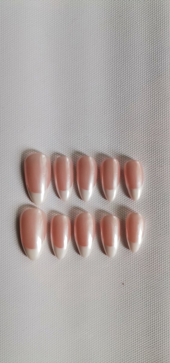 Parlak Beyaz Jel Takma Tırnak - Görsel 3