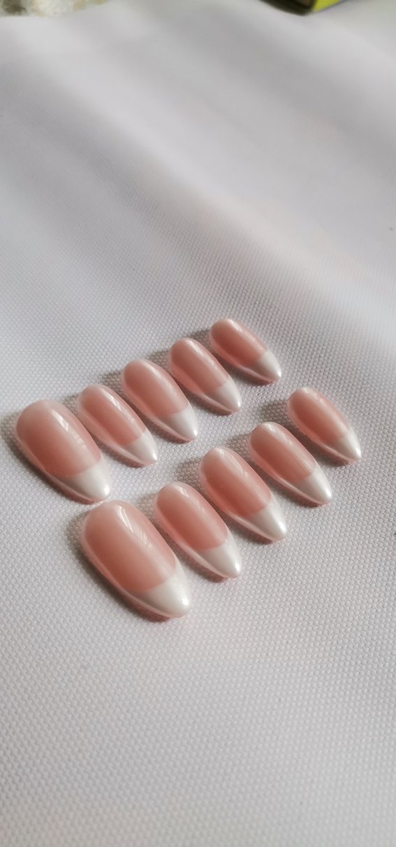 Parlak Beyaz Jel Takma Tırnak - Görsel 2