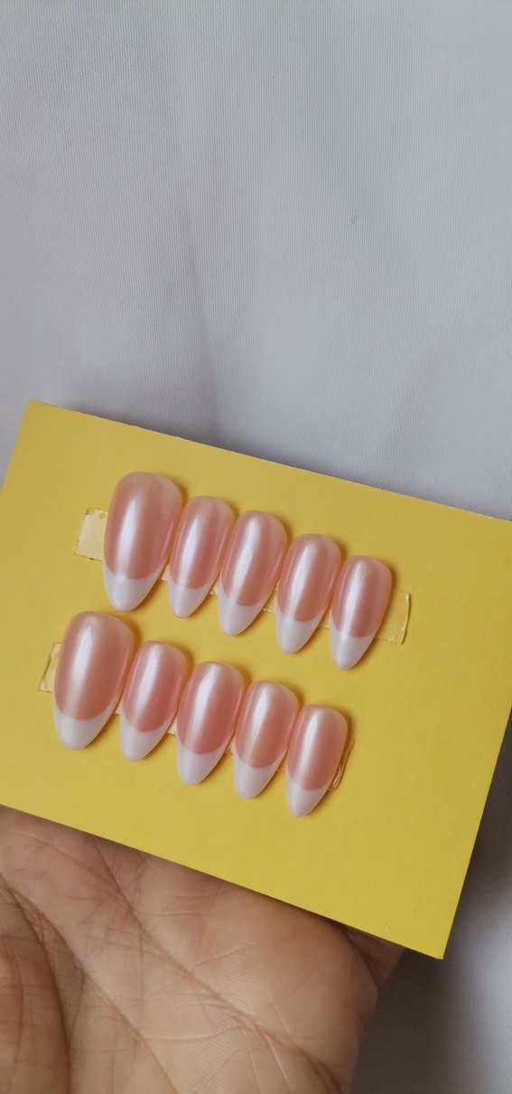 Parlak Beyaz Jel Takma Tırnak - Görsel 5