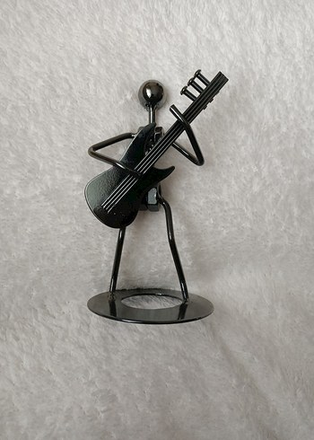 Siyah Metal Gitar Çalan Figür - Görsel 2
