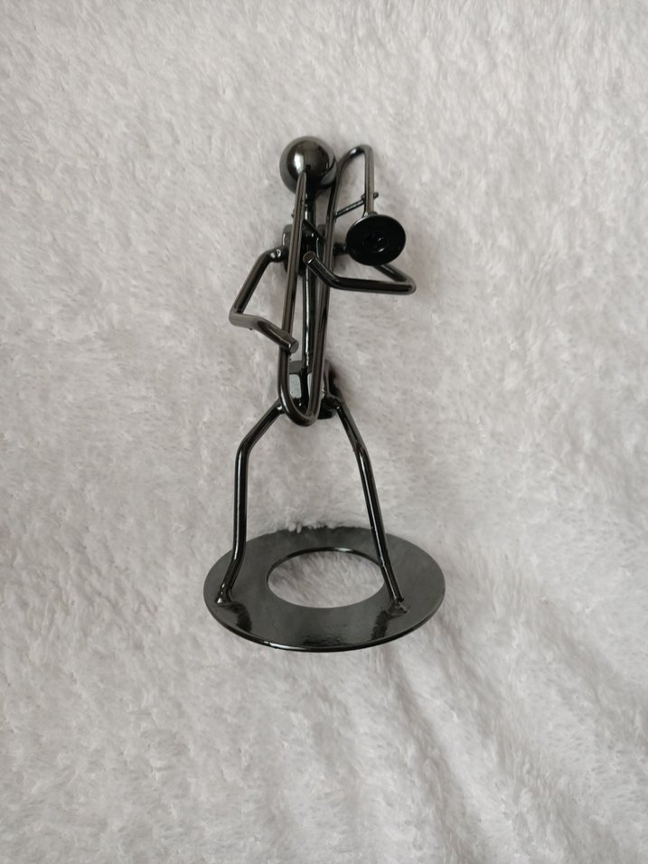 Siyah Metal Trompetçi Figürin - Görsel 3