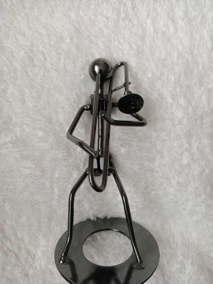 Siyah Metal Trompetçi Figürin - Görsel 2