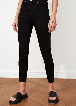 Solmayan Siyah Yüksek Bel Skinny Jeans