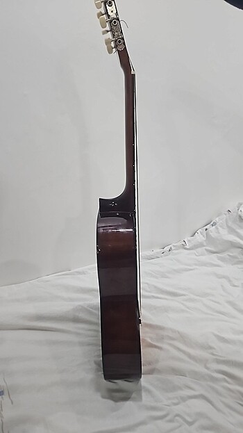 l Beden Klasik Gitar