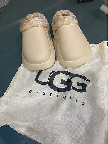 UGG ev terliği