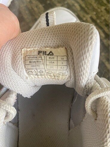 39 Beden beyaz Renk Fila spor ayakkabı