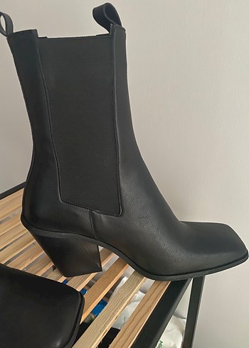 Elle Siyah Deri  Blok Topuk Kadın Bot - Görsel 2