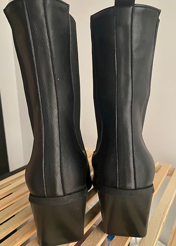 Elle Siyah Deri  Blok Topuk Kadın Bot - Görsel 3