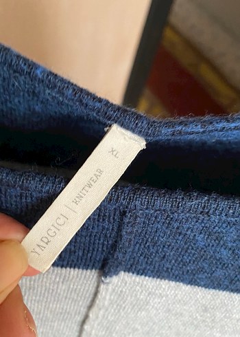 Yargıcı. Mavi Gri Çizgili Örgü Yün Kadın Kazak - Görsel 3