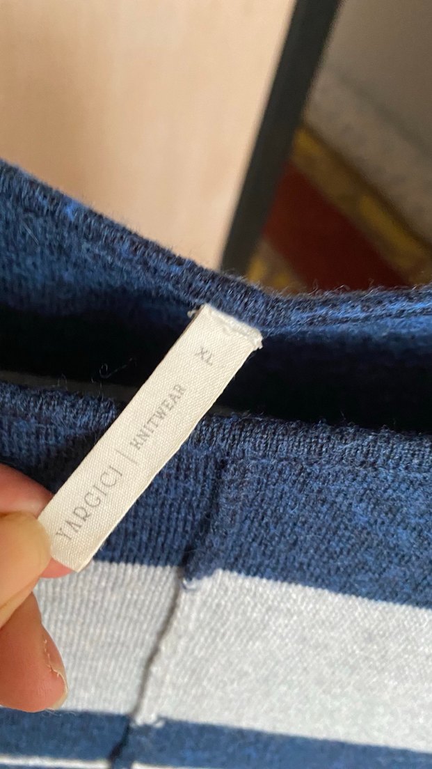 Yargıcı. Mavi Gri Çizgili Örgü Yün Kadın Kazak - Görsel 3