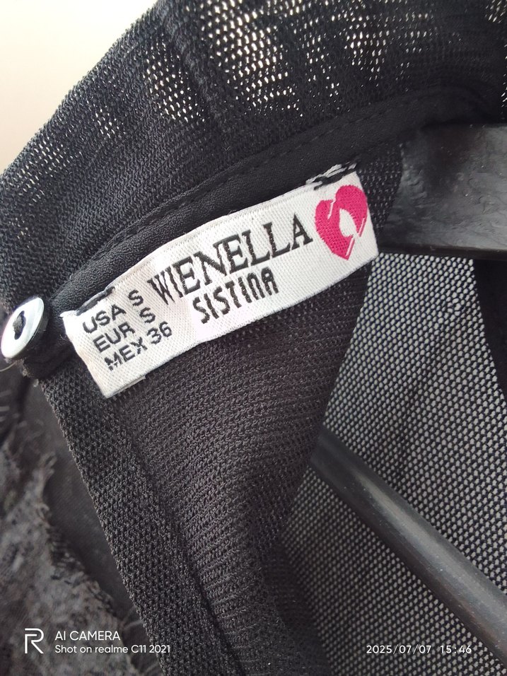 Siyah V Yaka Gotik Fırfırlı Bluz - Görsel 2