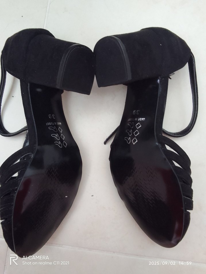 Kadın Siyah Platform Topuklu Sandalet - Görsel 3