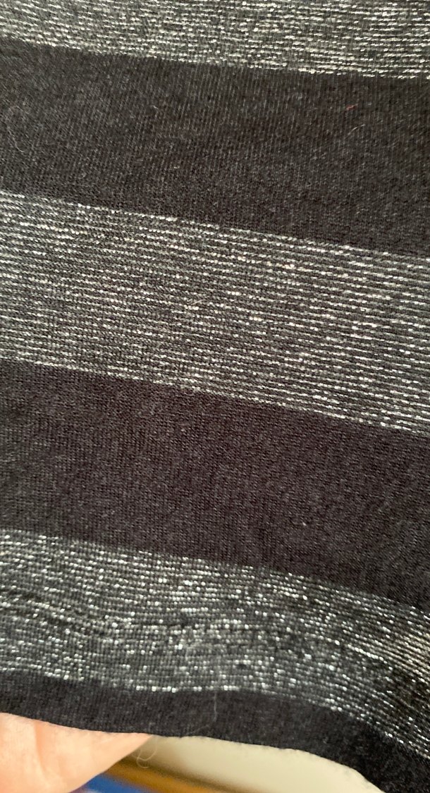 V Yaka Çizgili Gri Kadın Triko - Görsel 4