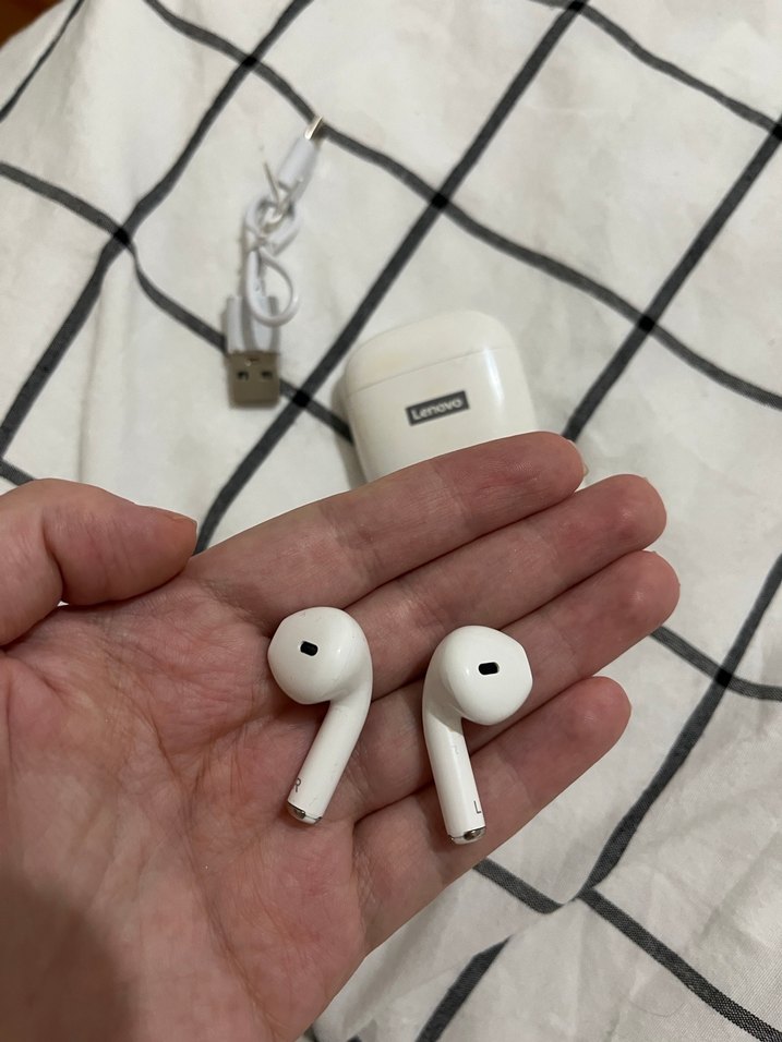 Beyaz Lenovo Kablosuz Kulaklık - Görsel 3