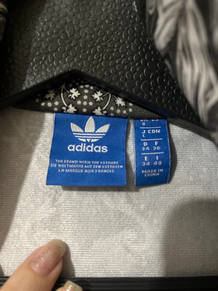 Desenli Siyah Kadın Spor üst - Görsel 5