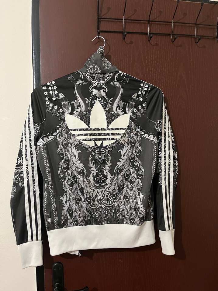 Desenli Siyah Kadın Spor üst - Görsel 2