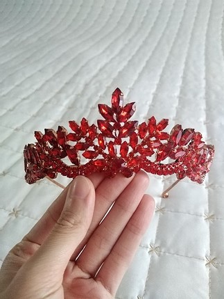 Kırmızı Kına Tacı