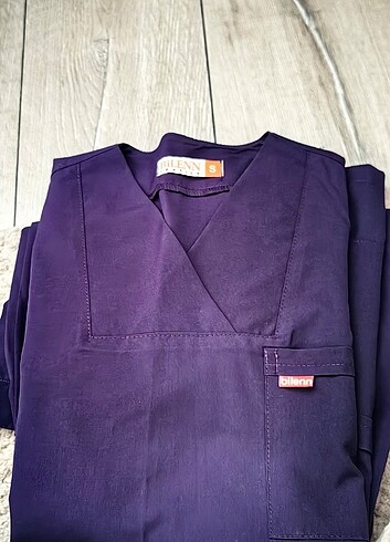 Bilenn scrubs