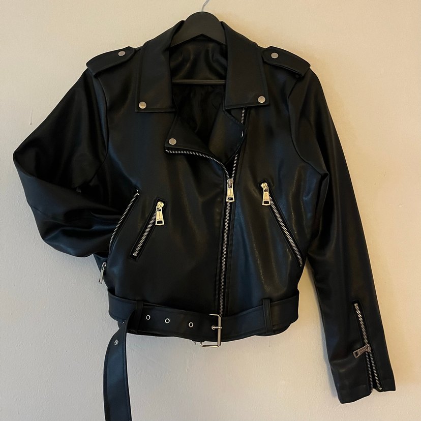 Kemerli Siyah Mini Biker Deri Ceket - Görsel 2