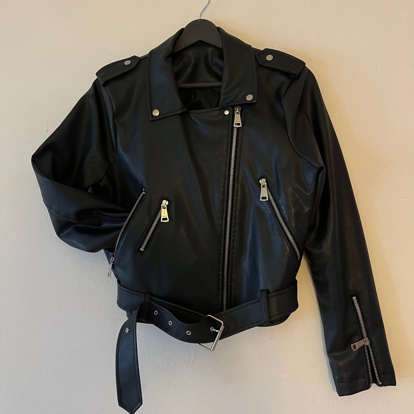 Kemerli Siyah Mini Biker Deri Ceket - Görsel 3