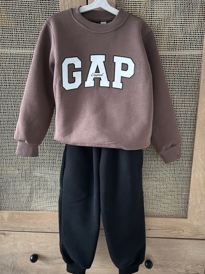 GAP Baskılı Kahverengi Sweatshirt ve Siyah Eşofman - Görsel 2
