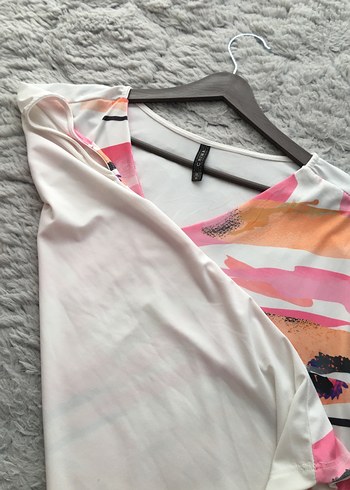 Pembe V Yaka Kısa Kollu Salaş Bluz - Görsel 3