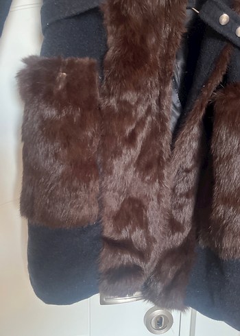 Kahverengi Suni Kürklü Siyah Kaban - Görsel 4