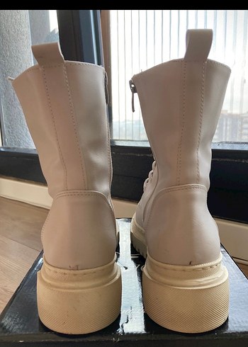 Beyaz Bağcıklı Kadın Deri Bot - Görsel 2