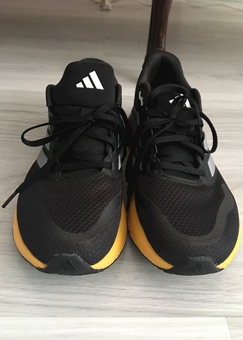 Adidas sıfır 40 numara uyumlu
Siyah Sarı Bağcıklı Spor Ayakkabı - Görsel 6