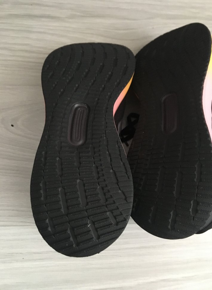 Adidas sıfır 40 numara uyumlu 
Siyah Sarı Bağcıklı Spor Ayakkabı - Görsel 5