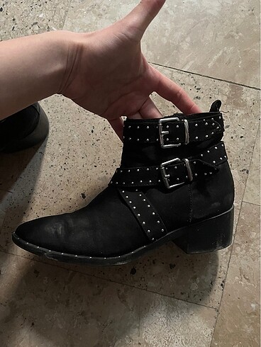 Deichmann bot