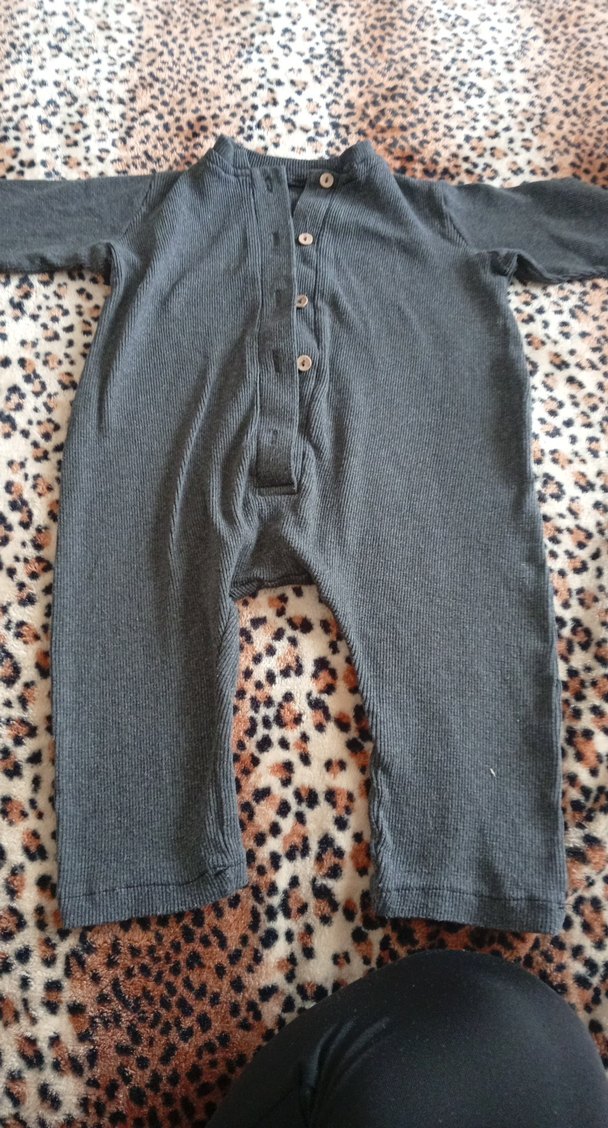 Gri Düğmeli Uzun Kollu Bebek Tulum - Görsel 4