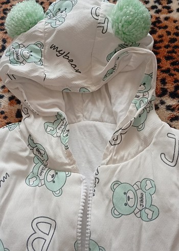 Erkek ve ya Kız Çocuk Beyaz Kapüşonlu Baskılı Yelek - Görsel 3