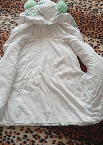 Erkek ve ya Kız Çocuk Beyaz Kapüşonlu Baskılı Yelek - Görsel 5