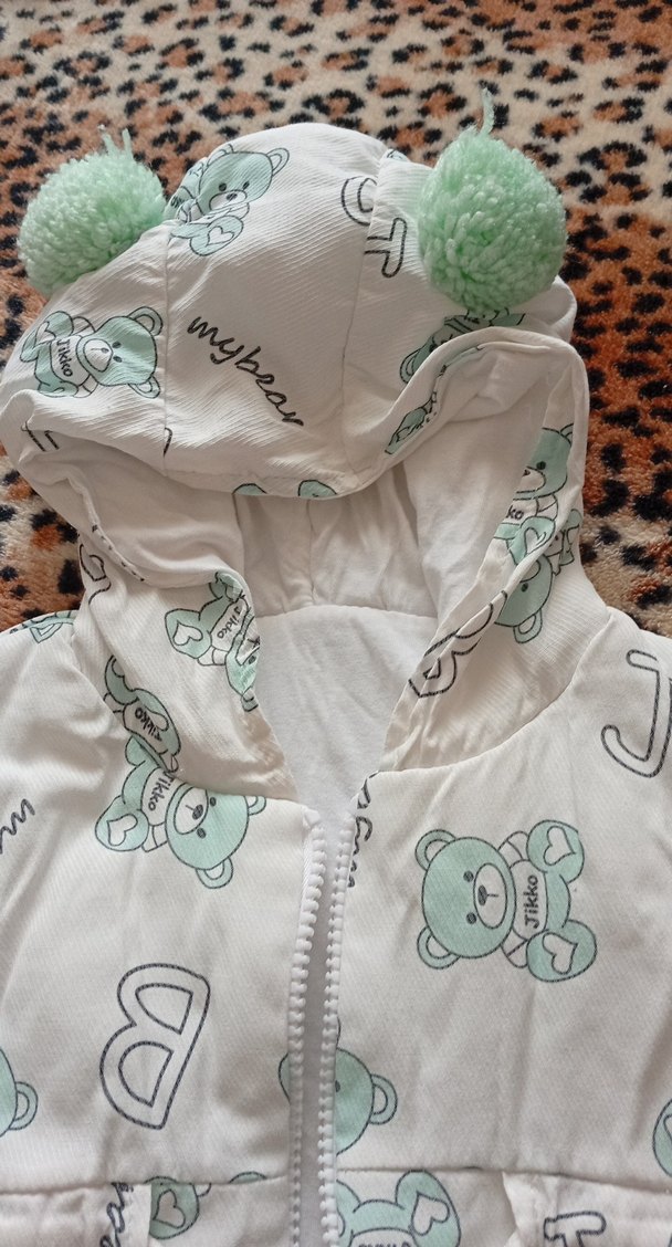 Erkek ve ya Kız Çocuk Beyaz Kapüşonlu Baskılı Yelek - Görsel 3