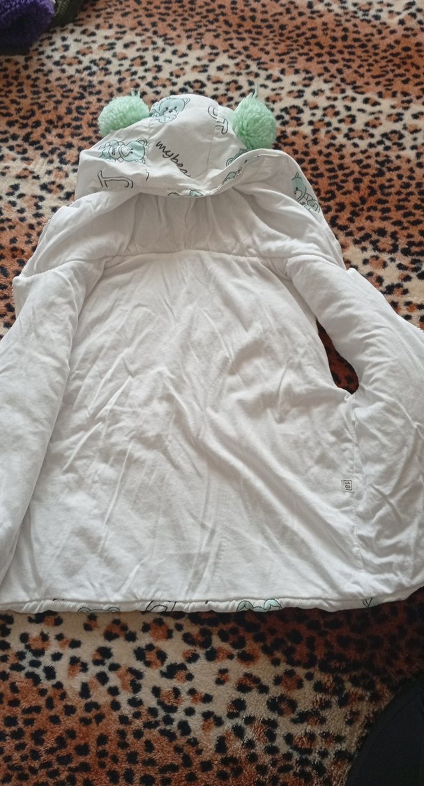 Erkek ve ya Kız Çocuk Beyaz Kapüşonlu Baskılı Yelek - Görsel 5