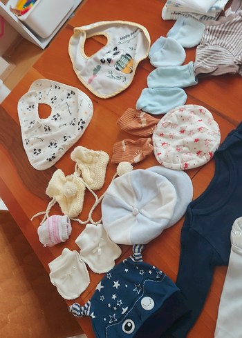 Bebekler için beyaz ve açık tonlu uyku kıyafetleri - Görsel 5