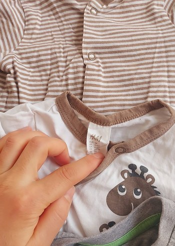 Bebekler için beyaz ve açık tonlu uyku kıyafetleri - Görsel 3