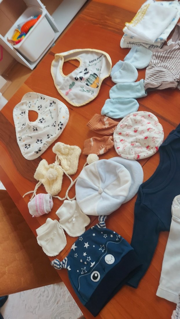 Bebekler için beyaz ve açık tonlu uyku kıyafetleri - Görsel 5