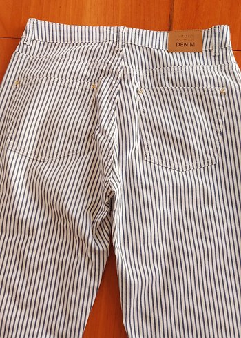 Kadın Gri Beyaz Çizgili Pilili Kumaş Pantolon - Görsel 5