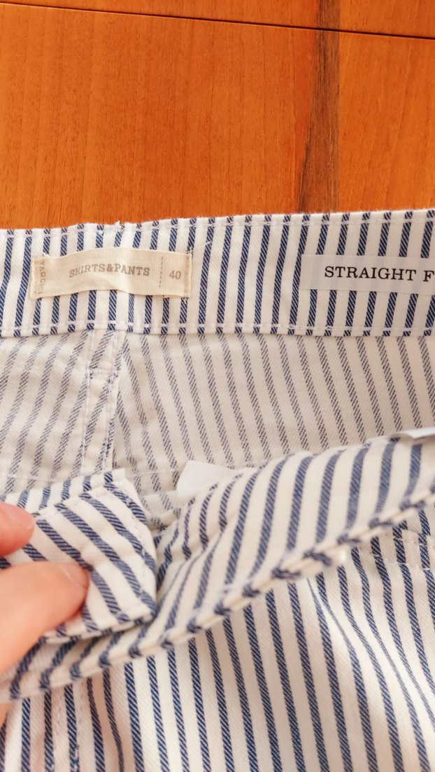 Kadın Gri Beyaz Çizgili Pilili Kumaş Pantolon - Görsel 4