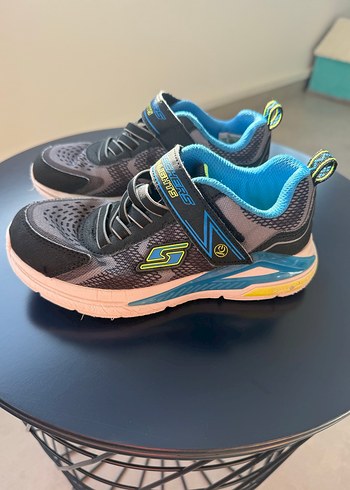 32 numara Skechers S-Lights Erkek Çocuk Spor Ayakkabı