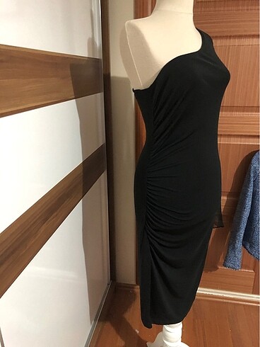 l Beden siyah Renk Siyah tek kollu butik elbise