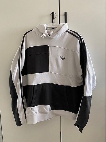 Adidas sweat