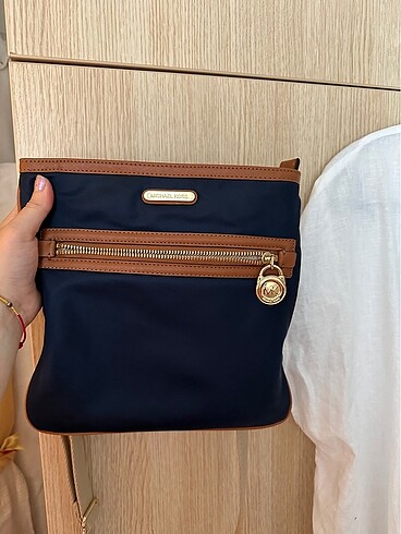 Michael kors lacivert askılı çanta