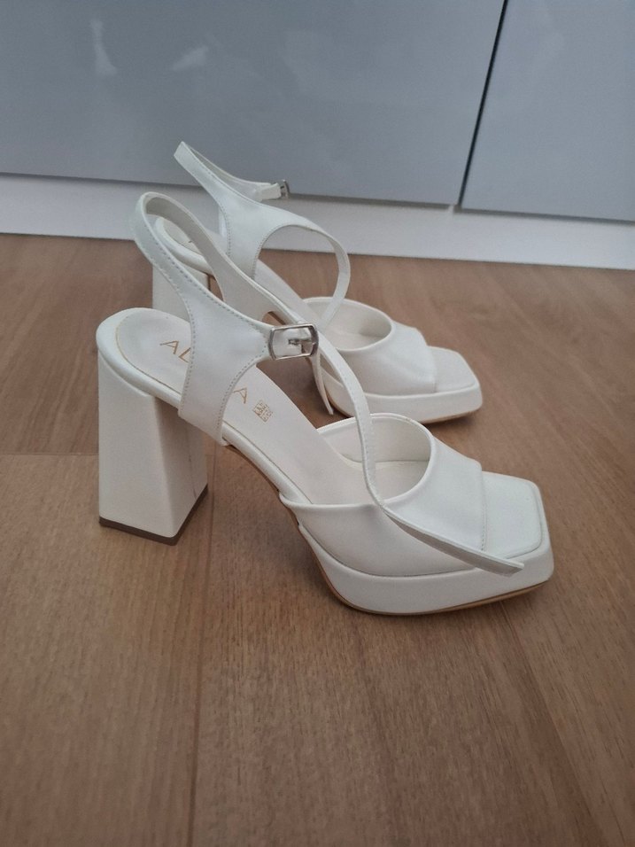 Beyaz Platform Topuklu Ayakkabı - Görsel 2