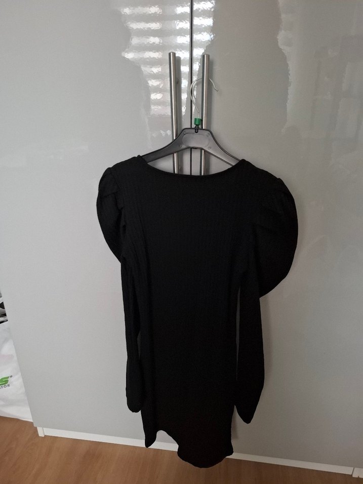 Siyah Elbise - Görsel 3