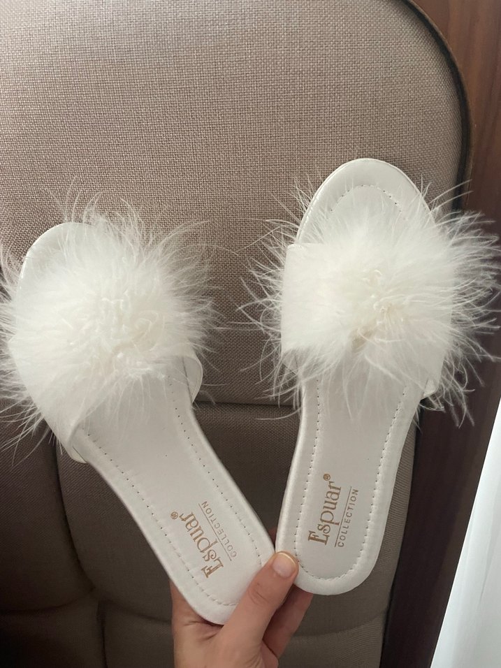 Beyaz Tüylü Gece Terlik - Görsel 2