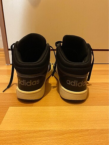 38 Beden siyah Renk Adidas bilekli ayakkabı
